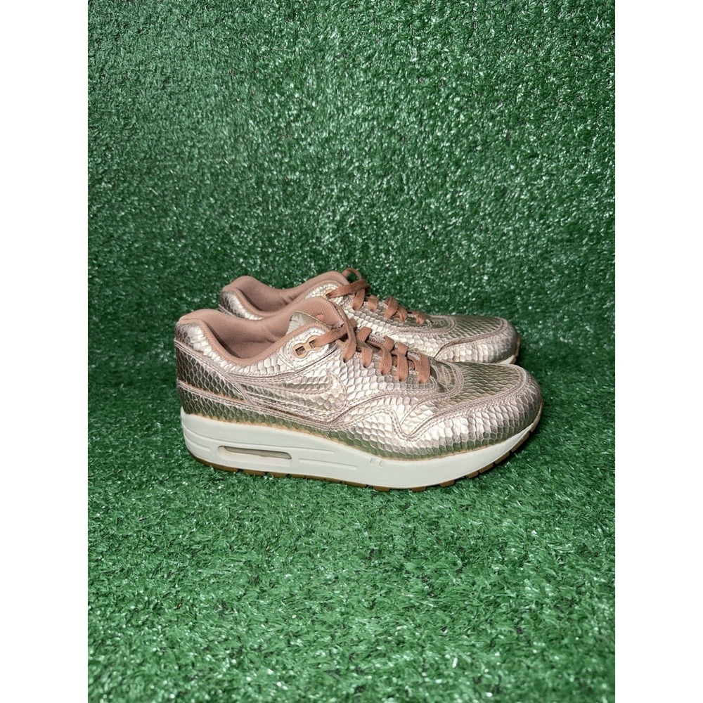 Nike Air Max 1 Womens‎ Size 7 Bronze Rose Gold Running Shoes Sneakers 644398-900